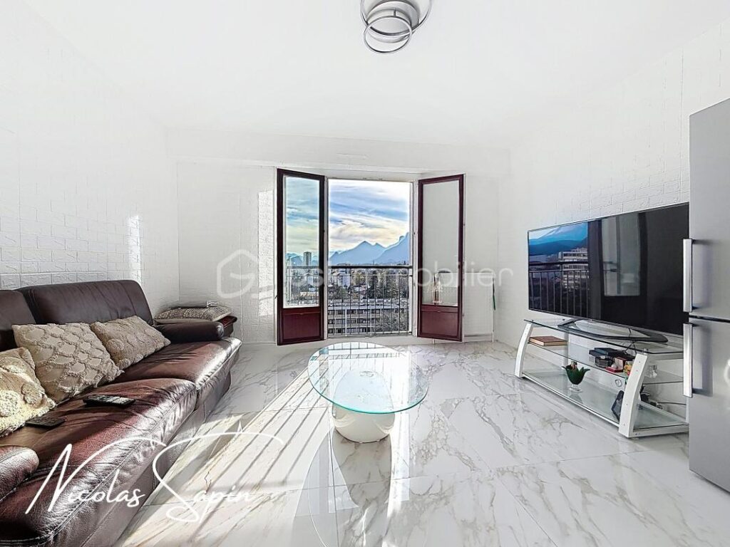 T2 entièrement rénové – 2 pièces – 1 chambre – 42 m²