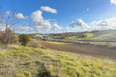 MONTVALEN – Terrain à bâtir de 2400 m² – NR pièces – NR chambres – 2243 m²