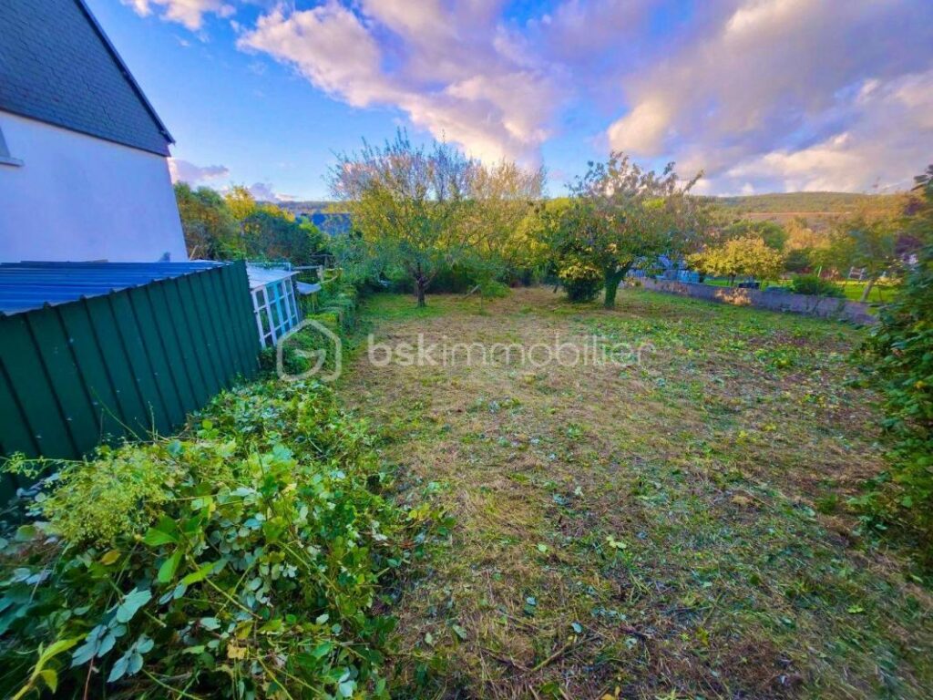 Terrain à bâtir 567 m² – Vue dégagée sur le Menez-Hom, à 5 min des plages ! – Plomodiern – NR pièces – NR chambres – 567 m²