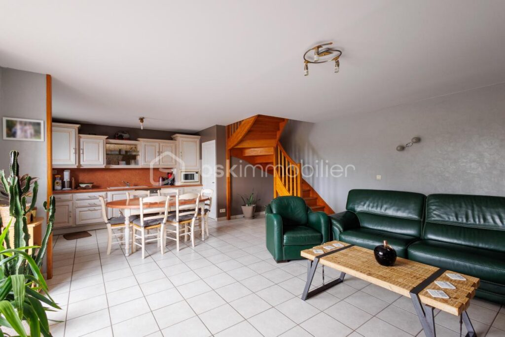 Maison ancienne 4 chambres – Moulins centre – 105 m² – Terrain 290 m² – 5 pièces – 4 chambres – 105 m²