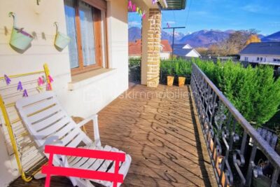 LA MURE SUD (38350) – VUE SUR L’OBIOU – Sur une parcelle de 1 380m², Grande MAISON FAMILIALE de 222 m² + 229 m² de dépendances – 10 pièces – 5 chambres – 222 m²