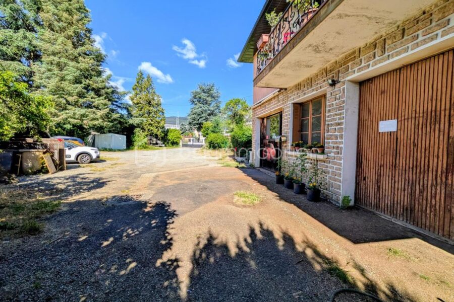 Maison à vendre à La mure — Vue nature — photo 2