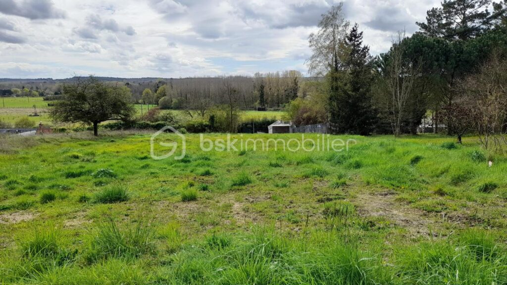Terrain de 1600 m2 à Civray de Touraine – NR pièces – NR chambres – 1600 m²