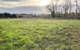 Terrain clos, constructible, viabilisé de 1300m² – NR pièces – NR chambres – 1300 m²