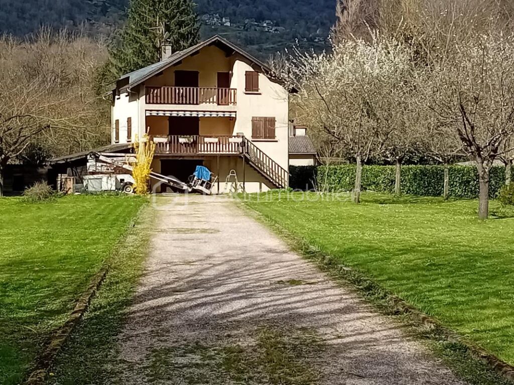 Maison au cœur des Pyrénées – 6 pièces – 4 chambres – 110 m²
