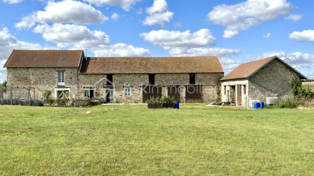 À vendre Authentique longère rénovée avec dépendances et grand terrain Saint-Gengoulph (proche Gandelu, 02) – 8 pièces – 5 chambres – 200 m²