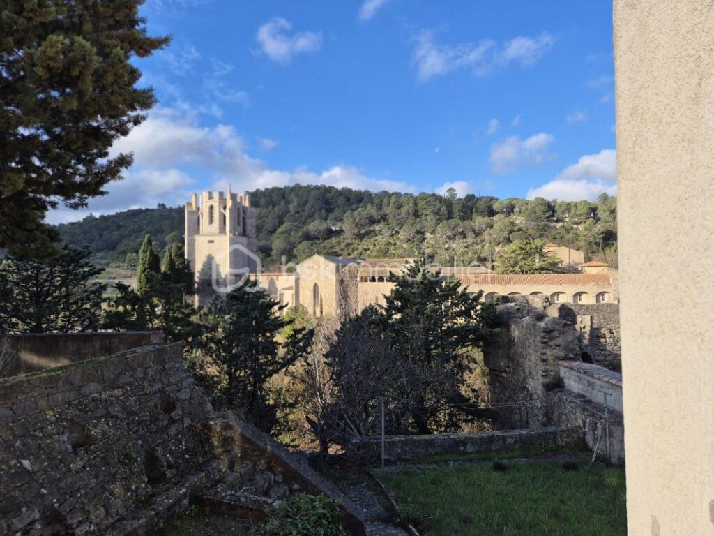 À vendre : Maison rare avec vue exceptionnelle à Lagrasse – 8 pièces – 7 chambres – 180 m²