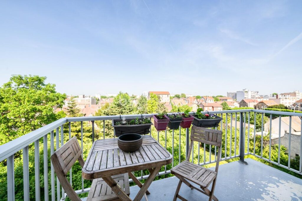 Appartement lumineux situé au 4ème étage sur 4 avec ascenseur dans copropriété entretenue et sécurisée ! – 2 pièces – 1 chambre – 41 m²