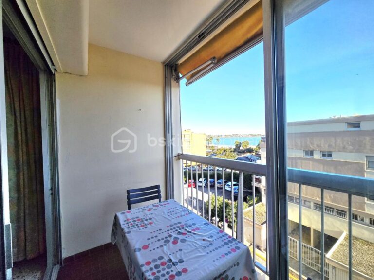 VUE ETANG – ASCENSEUR – PROCHE THERMES – 1 pièce – NR chambres – 21 m²