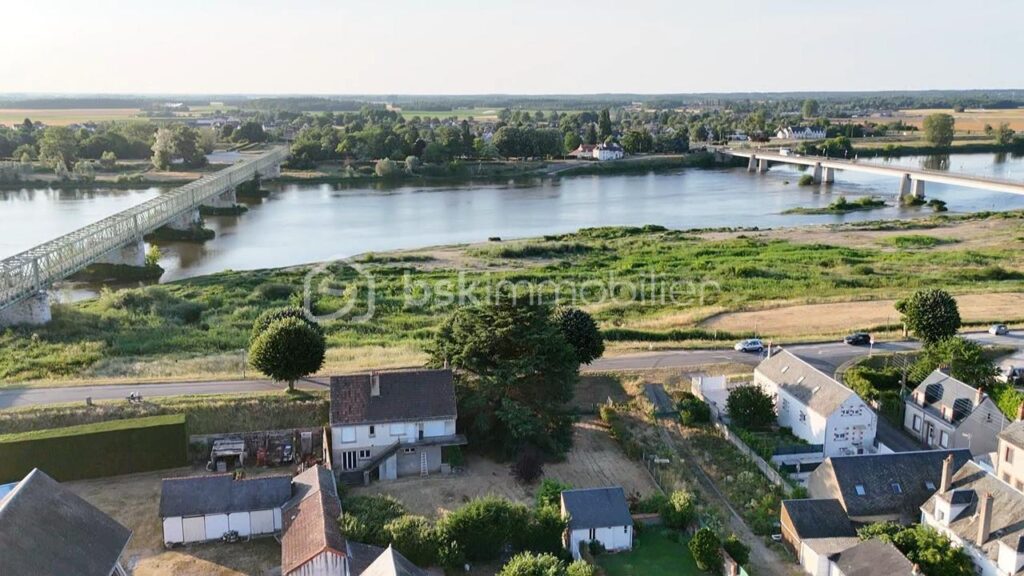 BIEN AVEC VUE IMPRENABLE SUR LA LOIRE – 5 pièces – 3 chambres – 94 m²