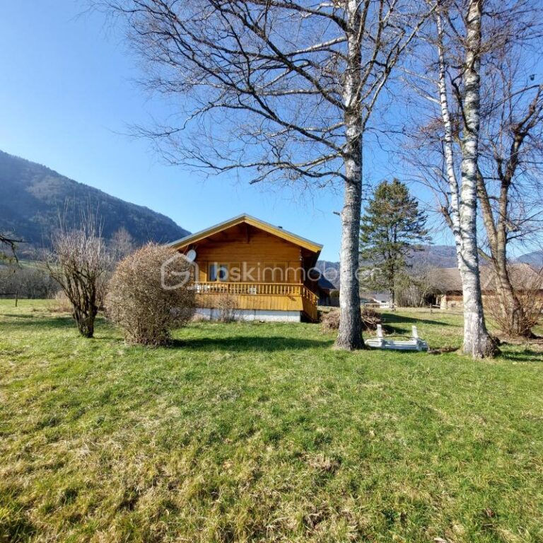 Chalet 76 m² à rénover entièrement – Terrain constructible 1434 m² – 6 pièces – 3 chambres – 76 m²