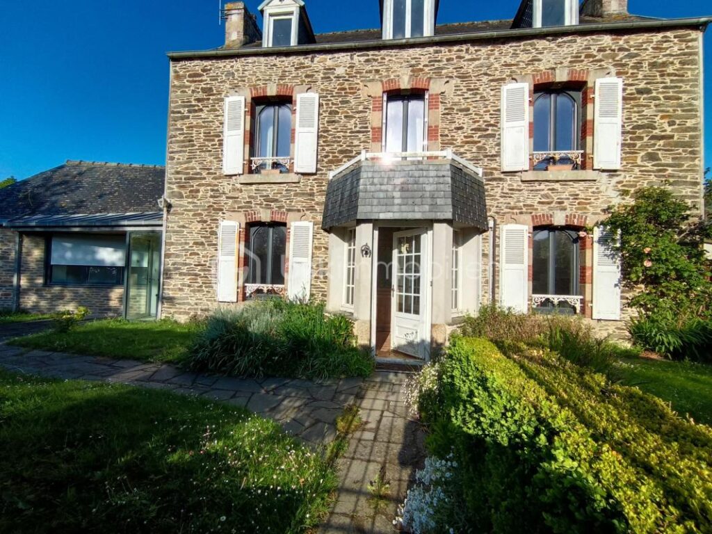 Maison 128 m2 6 pièces 4 chambres ( à Penzé) – 6 pièces – 4 chambres – 128 m²