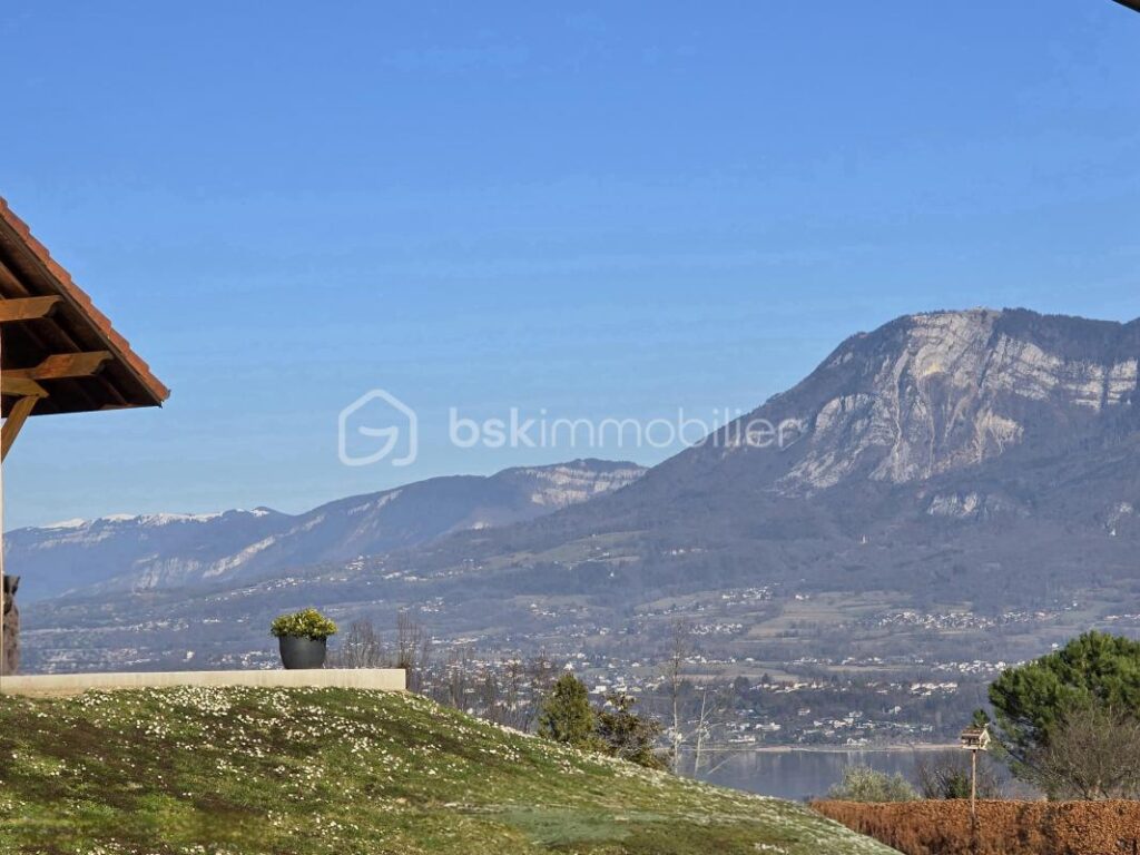 Terrain 490 m² – Le Bourget du Lac – Vue sur le lac du Bourget et Belledonne – NR pièces – NR chambres – 490 m²