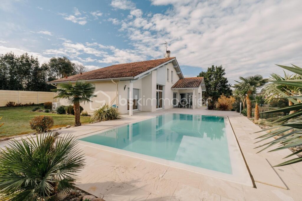 EXCLUSIVITE A SAISIR – 6 pièces – 3 chambres – 164 m²