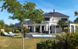 Maison avec piscine – 6 pièces – 3 chambres – 197 m²