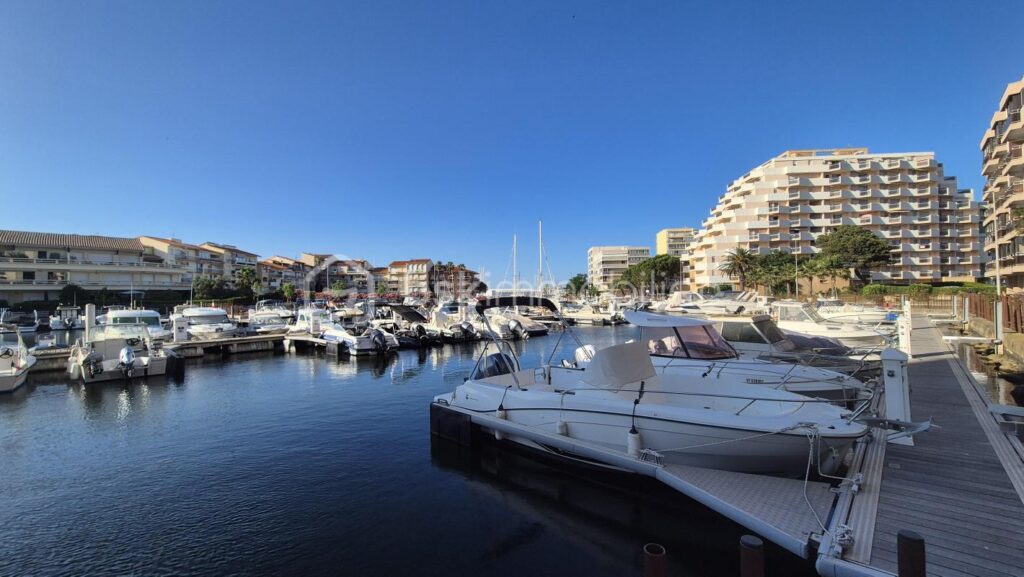 A VENDRE APPARTEMENT STUDIO DE 19M² A CANET EN ROUSSILLON – COTE PORT – TERRASSE – LIBRE DE TOUTE OCCUPATION – 1 pièce – NR chambres – 20 m²