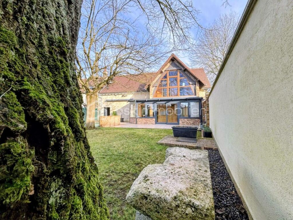 Maison à vendre – 165 m² habitables – 3 chambres – Vérandas – Garage – Dépendances – 6 pièces – 3 chambres – 165 m²