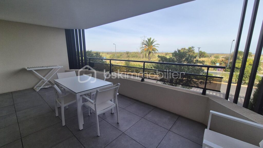 A VENDRE APPARTEMENT T2 DE 38M² A SAINT CYPRIEN PLAGE – HORIZON DU GOLF – TERRASSE – ASCENSEUR – PARKING PRIVATIF – VENDU MEUBLE – SOUS BAIL COMMERCIAL – 2 pièces – 1 chambre – 38 m²