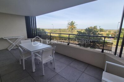 A VENDRE APPARTEMENT T2 DE 38M² A SAINT CYPRIEN PLAGE – HORIZON DU GOLF – TERRASSE – ASCENSEUR – PARKING PRIVATIF – VENDU MEUBLE – SOUS BAIL COMMERCIAL – 2 pièces – 1 chambre – 38 m²