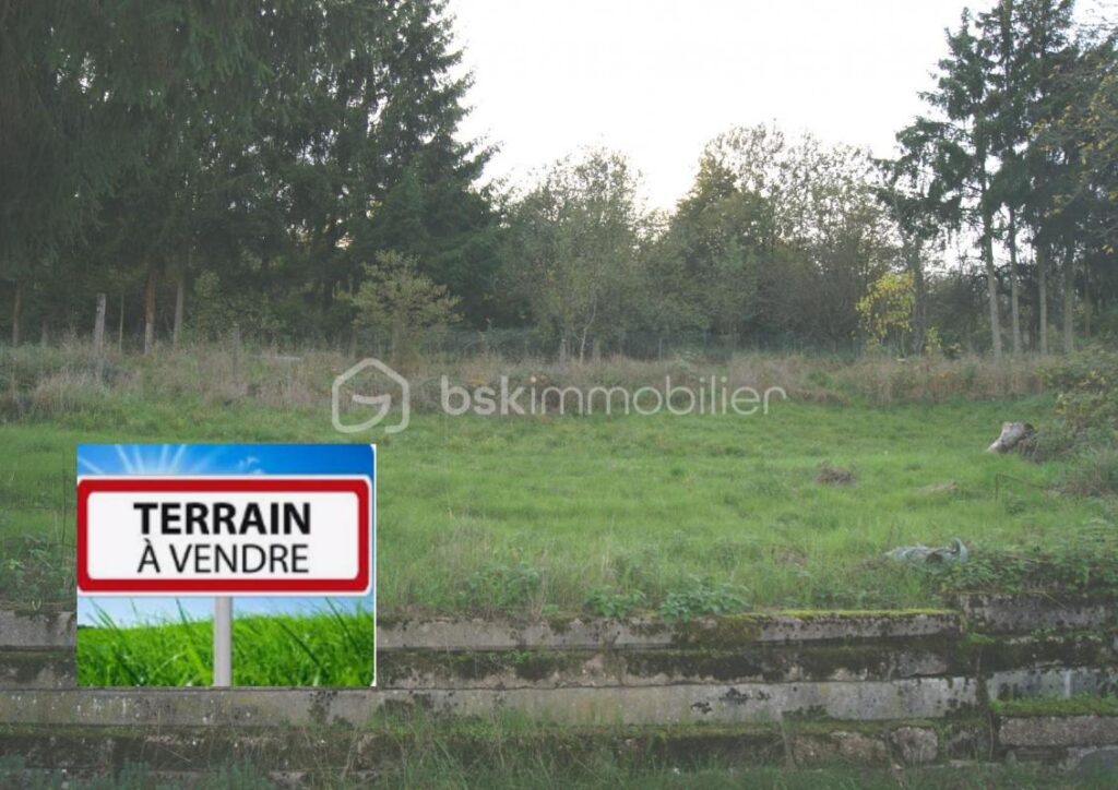 TERRAIN : 513m² Cadre verdoyant vue vers la forêt – NR pièces – NR chambres – 483 m²