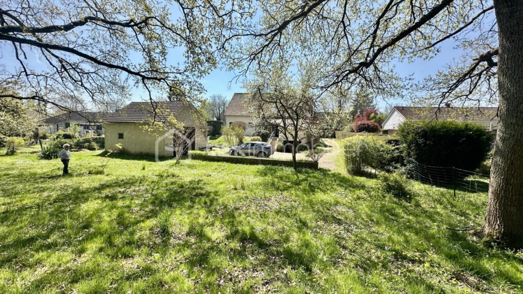 Maison – 8 pièces – 4 chambres – 145 m²