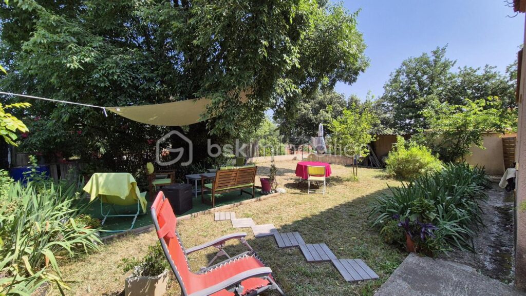 A VENDRE MAISON 3 FACES DE 131M² SUR TERRAIN DE 336M² A CERET – TROIS CHAMBRES – GARAGE – CLIMATISATION REVERSIBLE – VUE SUR LE VALLESPIR – AUCUN VIS A VIS – GARAGE – 6 pièces – 3 chambres – 131 m²
