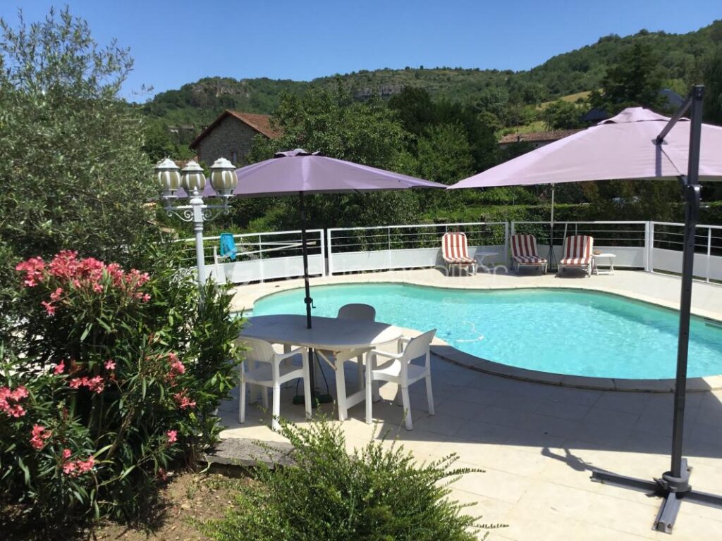 Une perle en centre village Saint Antonin Noble Val – 4 pièces – 3 chambres – 147 m²