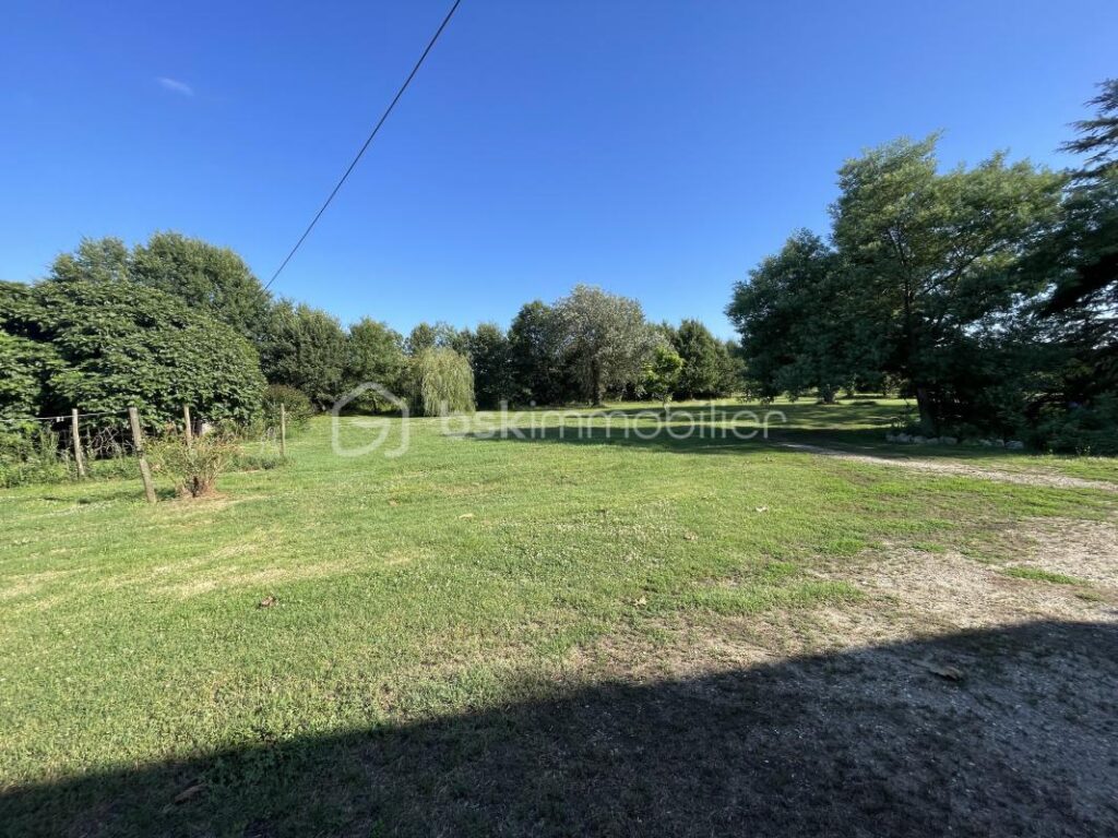 Belle Maison en Pierres – Grand Terrain Arboré – 5 pièces – 4 chambres – 145 m²