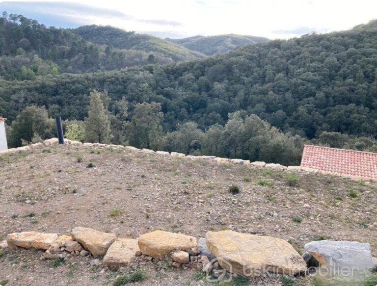 Terrain Viabilisé et terrassé 1082 m2 avec permis Saint Jean du Pin – NR pièces – NR chambres – 1082 m²