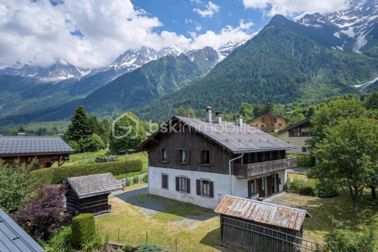 Chalet vue Mont-Blanc, vallée de Chamonix – 7 pièces – 5 chambres – 172 m²