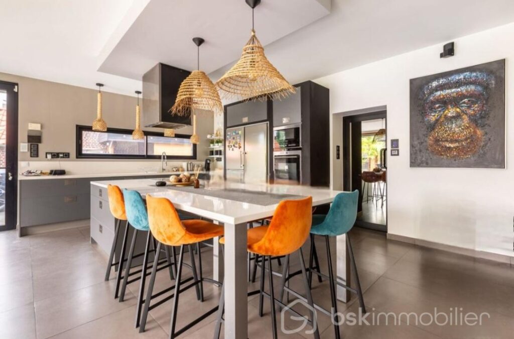 Semi plain-pied 180 m² – 6 pièces – 3 chambres – 180 m²