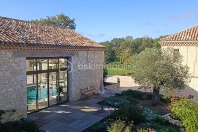 Domaine prestigieux pour événements et hébergement des invités dans un cadre enchanteur de 13 hectares ! – NR pièces – 13 chambres – 1307 m²