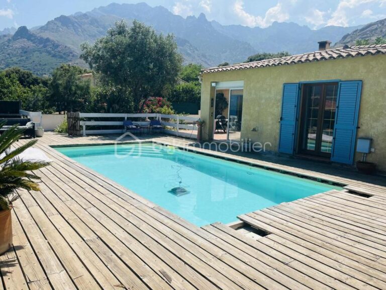 VILLA, PISCINE ET DEPENDANCES EN BALAGNE – 9 pièces – 7 chambres – 230 m²