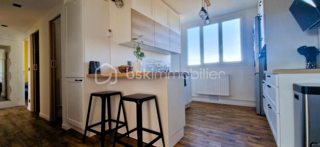 À vendre – T3/F4 meublé,rénové, traversant, plein sud – Vue Pyrénées – 4 pièces – 2 chambres – 72 m²