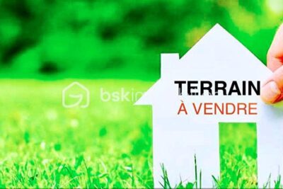 Terrain constructible et viabilisé – NR pièces – NR chambres – 489 m²