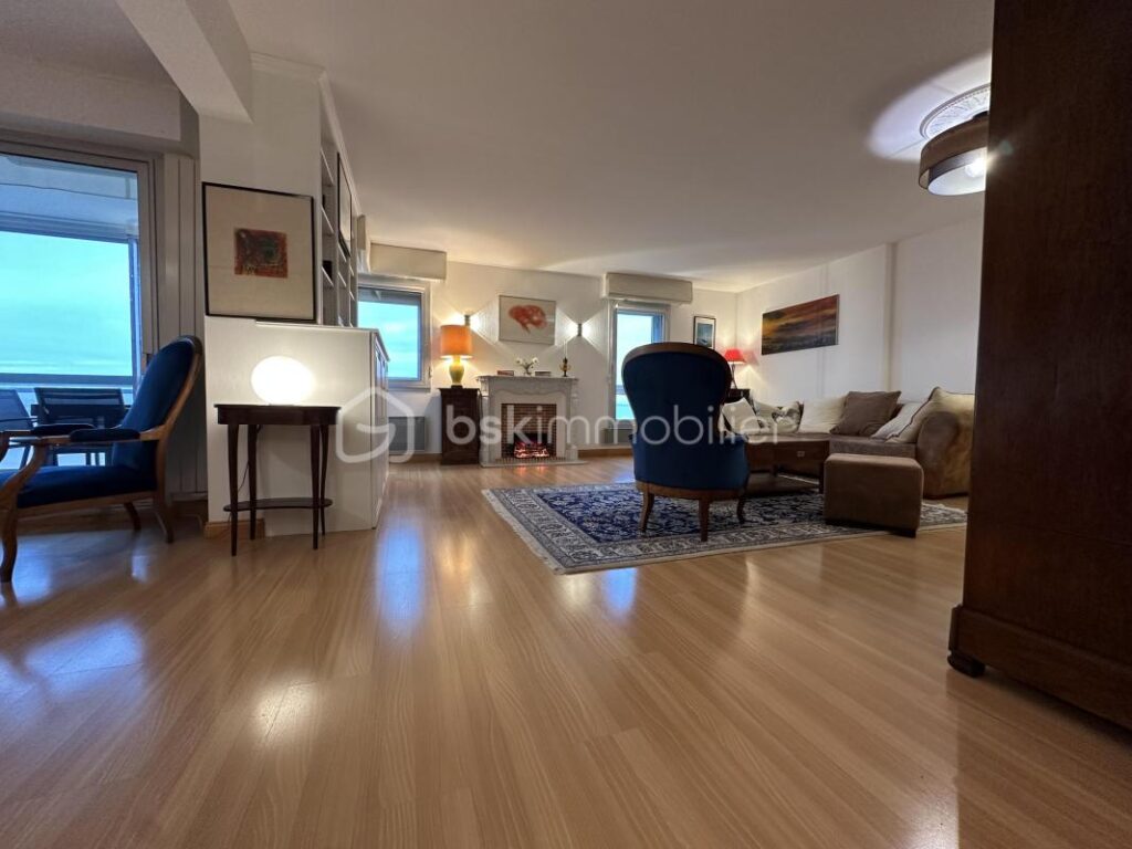 PORNICHET / FRONT DE MER / 2 CHAMBRES / GARAGE / CAVE – 4 pièces – 2 chambres – 101 m²