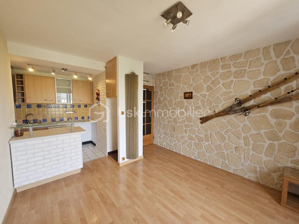 T3 rénové avec vue dégagée – 3 pièces – 2 chambres – 44 m²