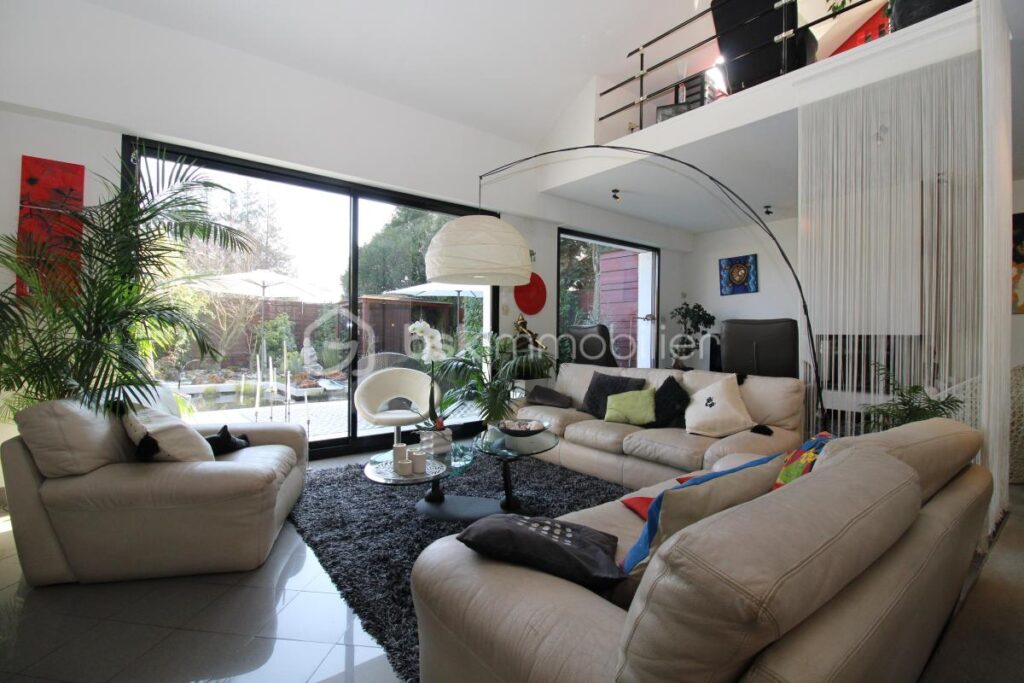 Maison 205 m2 5 ch – 7 pièces – 5 chambres – 205 m²