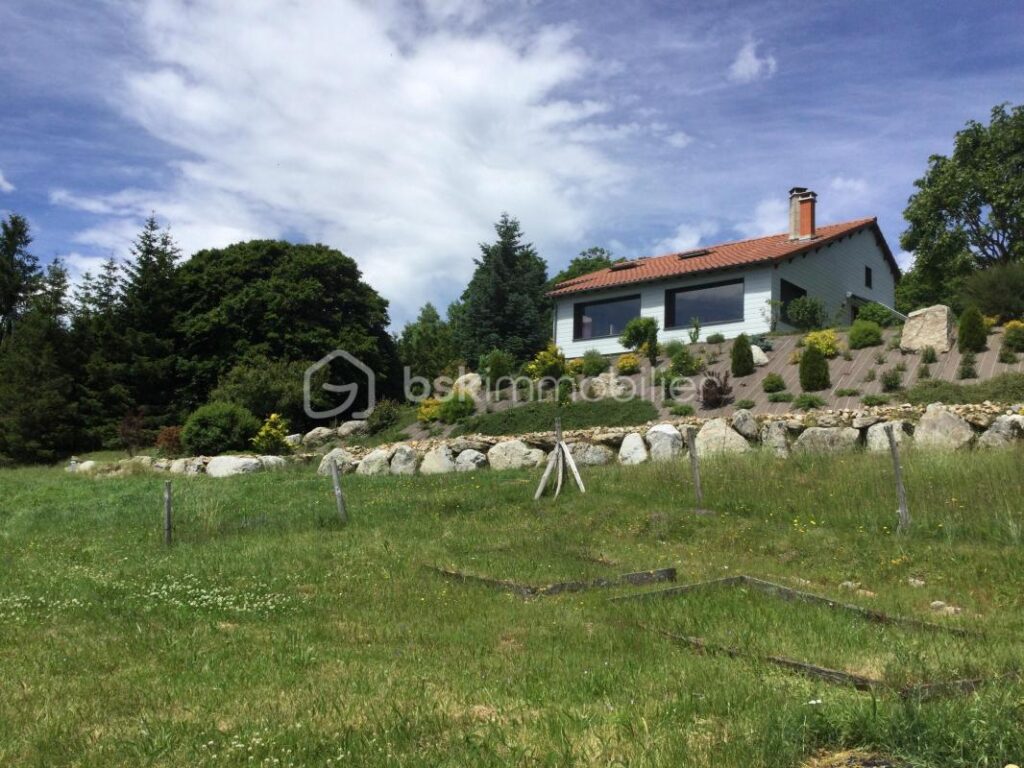 Magnifique Maison sur les monts d’Ardeche – 4 pièces – 3 chambres – 151 m²