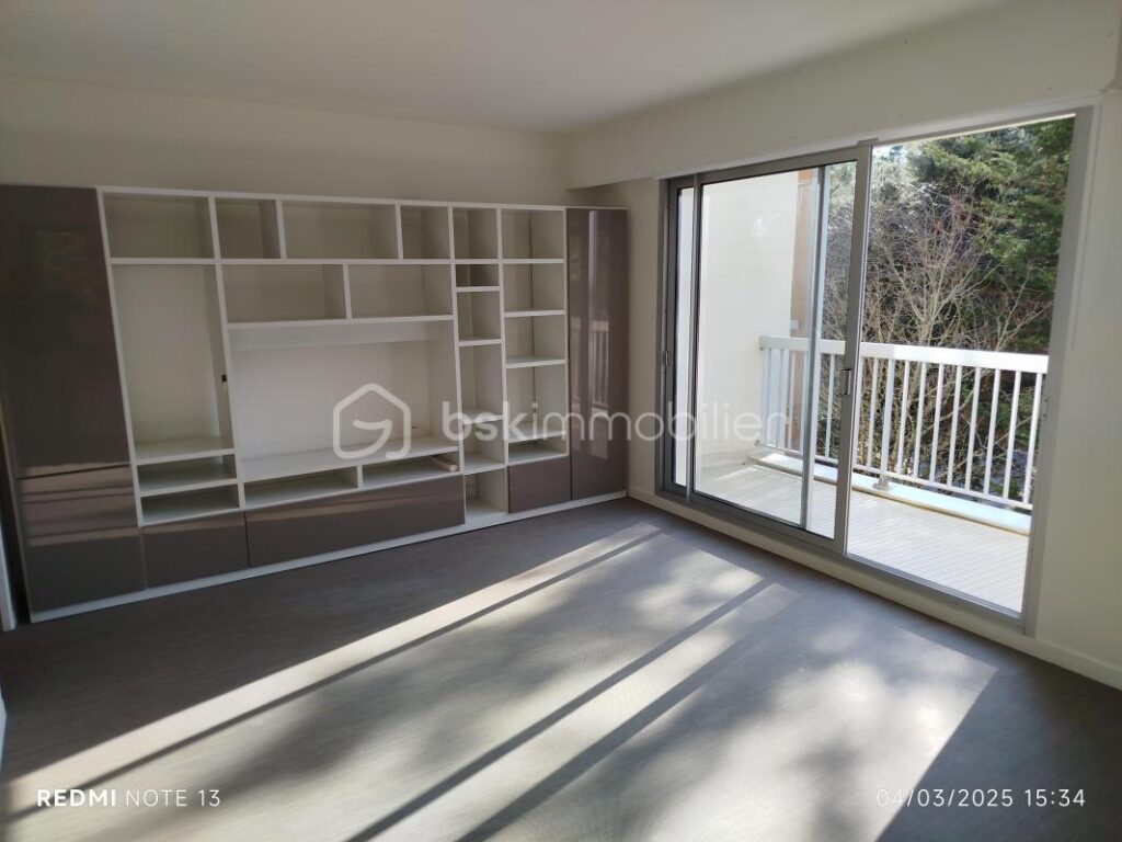 Appartement de 66m² avec balcon de 6m² – 3 pièces – 2 chambres – 65 m²