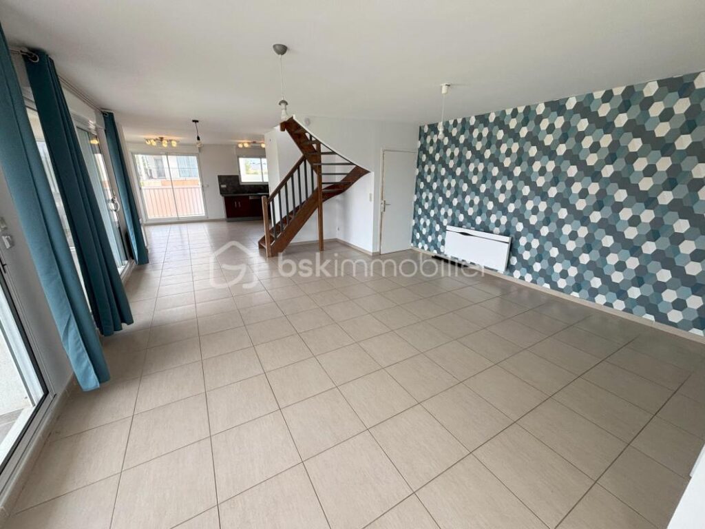 Maison à 10 min à pied de la mer avec dépendance et garage – 4 pièces – 3 chambres – 125 m²