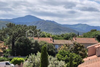 A VENDRE APPARTEMENT 4 PIECES DE 83M² REFAIT A NEUF A ARGELES SUR MER -COTE VILLAGE – PROCHE DE TOUS LES COMMERCES ET DES ECOLES – TROIS CHAMBRES – VUE SUR LES ALBERES – 5 pièces – 3 chambres – 83 m²