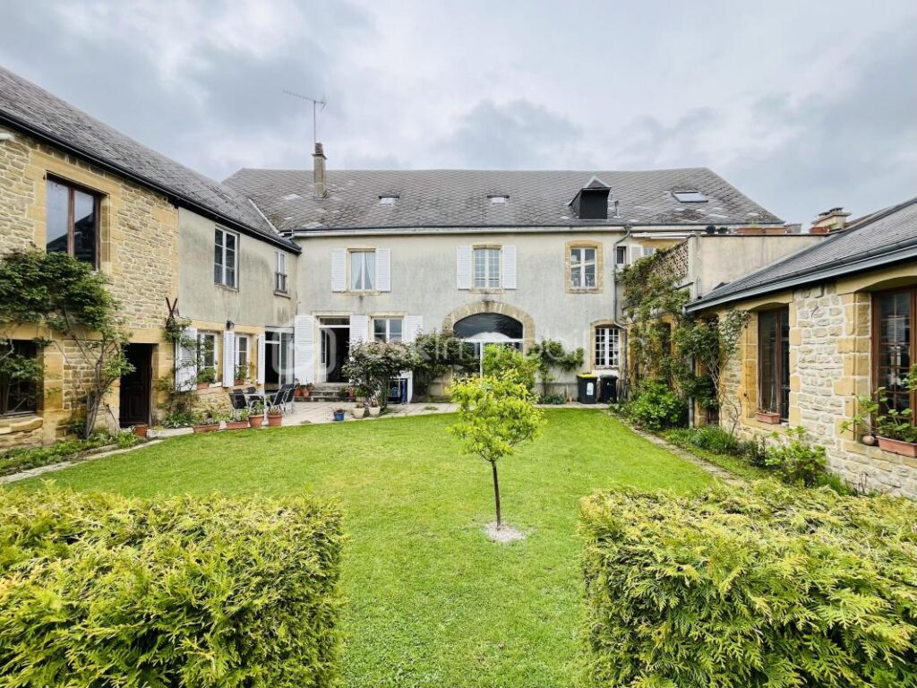 Immeuble 10 pièces – 10 pièces – NR chambres – 581 m²