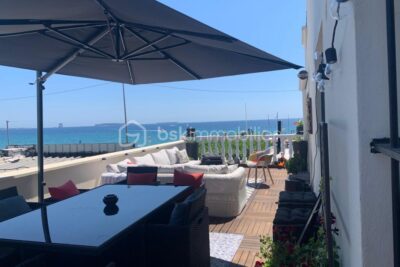APPARTEMENT FACE MER AVEC TERRASSE DE 40 m² – 3 pièces – 2 chambres – 107 m²