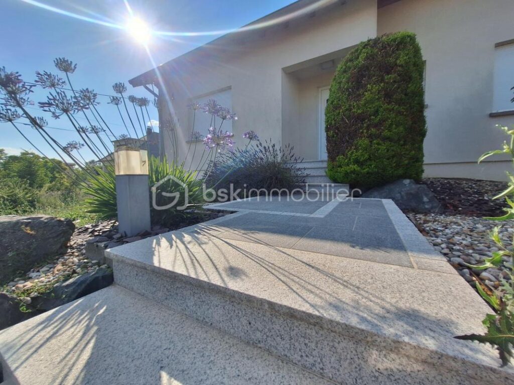 À VENDRE – MAISON INDIVIDUELLE – SECTEUR LANING 314.800 € 175 m² | 6 PIÈCES | 4 CHAMBRES | SOUS-SOL COMPLET | DOUBLE GARAGE | JARDIN PAYSAGÉ – 6 pièces – 4 chambres – 175 m²