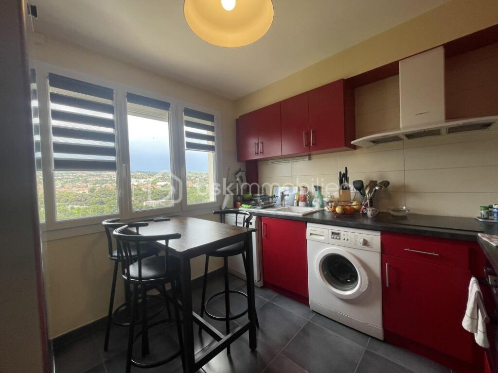 Appartement / 2 chambres / garage / balcon / cave – 3 pièces – 2 chambres – 71 m²