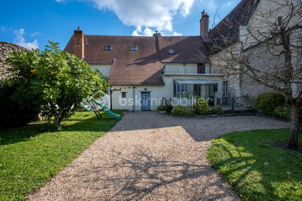 À vendre – Maison Type T4 – historique au cœur du quartier des Templiers à Valençay – 4 pièces – 3 chambres – 80 m²