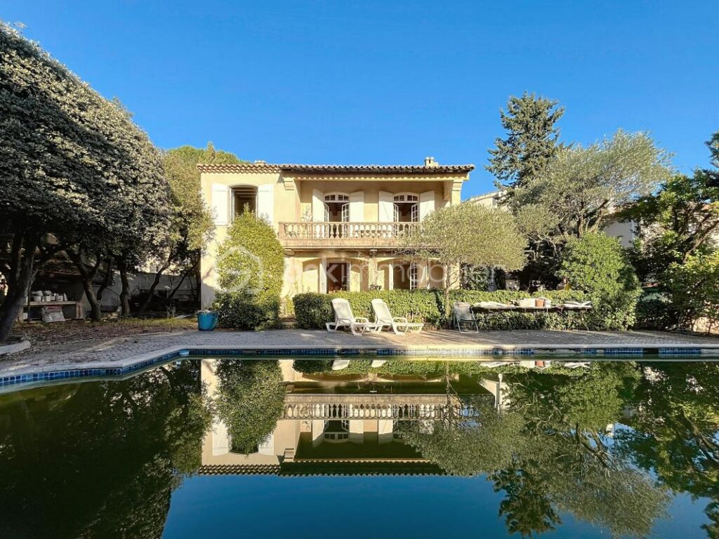 Maison plan des 4 seigneurs – 10 pièces – 6 chambres – 280 m²