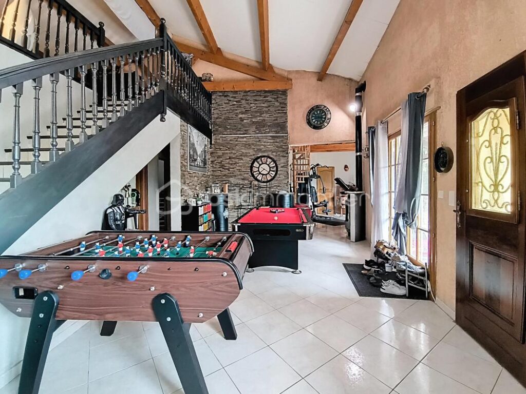Grande maison familiale de 287 m² avec jardin, piscine et garage – Bédarieux – 11 pièces – 4 chambres – 287 m²