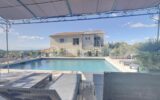 Ménerbes – Exceptionnelle Propriété avec Vues à 360° – Maison Principale, Pigeonnier & Jardin Piscine – 8 pièces – 3 chambres – 176 m²